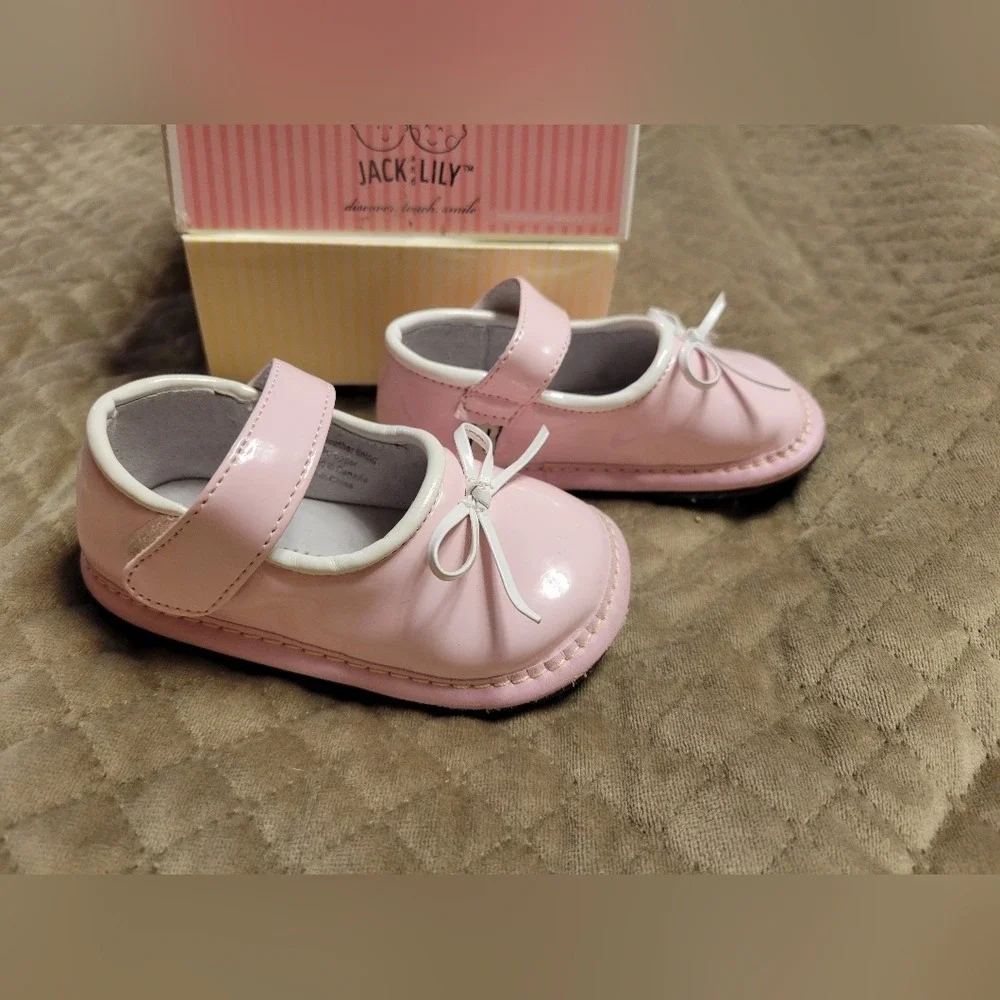 Jack & Lily Pink and‎ white shoes size 12m 18m slip on soft soles learn to walk